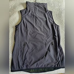 Nike Aerolayer vest small